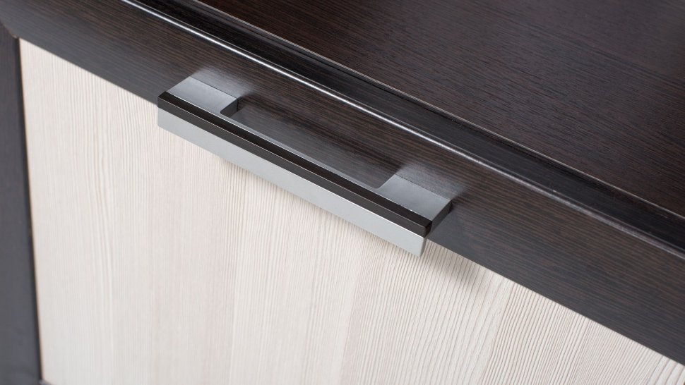 Современная прихожая для узкого коридора Ксения