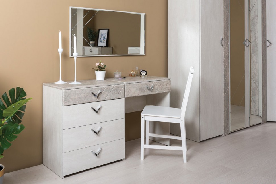 Настенное зеркало Амелия